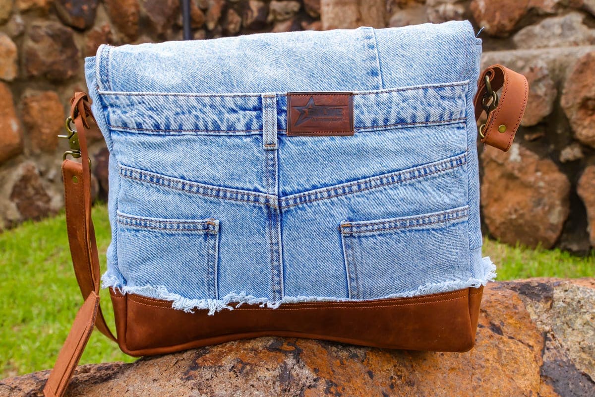 Sulwe Messenger Bag (Blue) — genuine leather, Sulwe Leathercraft (view 4)