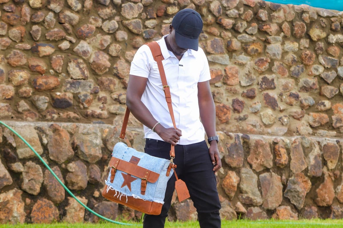 Sulwe Messenger Bag (Blue) — genuine leather, Sulwe Leathercraft (view 5)
